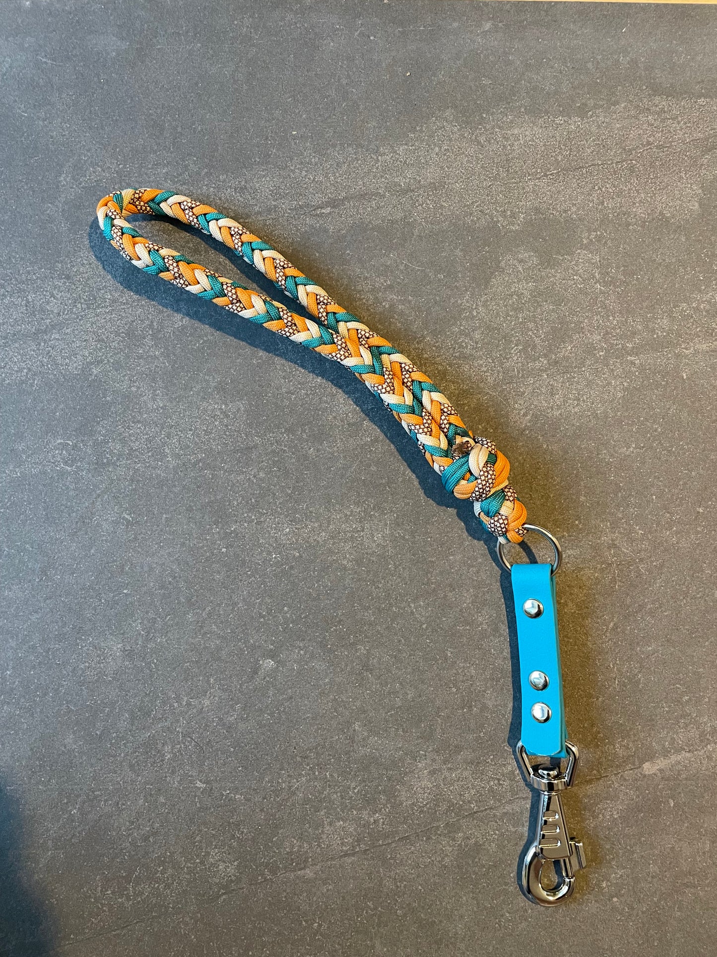 Poignée en Paracord